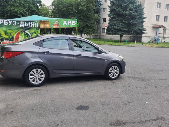 2014 Hyundai Solaris I Рестайлинг, серый, 500000 рублей - вид 3