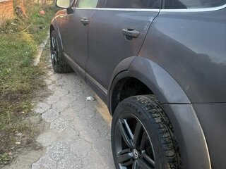 2011 Volkswagen Touareg II, чёрный, 1550000 рублей, вид 5