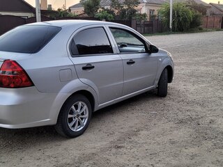 2009 Chevrolet Aveo I Рестайлинг, серебристый, 450000 рублей, вид 3