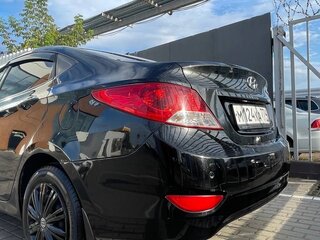 2013 Hyundai Solaris I, чёрный, 950000 рублей, вид 4