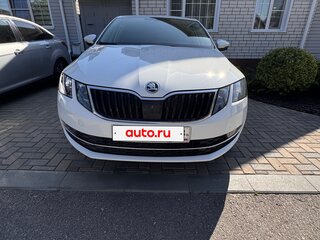 2017 Skoda Octavia III (A7) Рестайлинг, белый, 1600000 рублей, вид 2