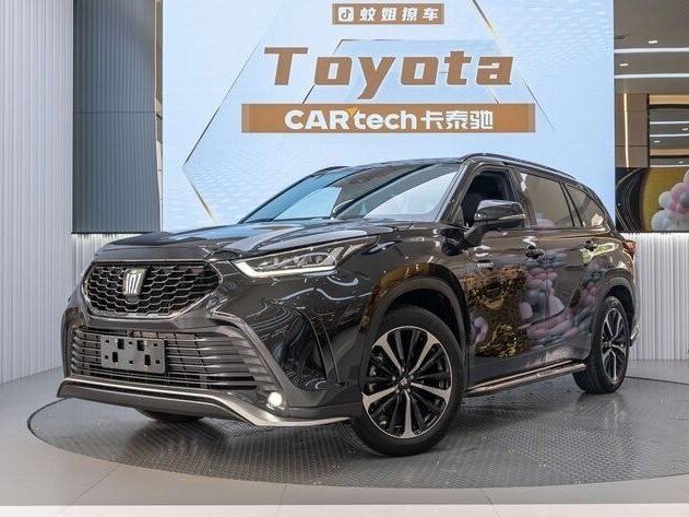 Открыть фотографии: Toyota Crown Kluger