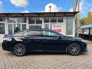 2021 Toyota Camry VIII (XV70) Рестайлинг, чёрный, 2700000 рублей, вид 4