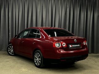 2008 Volkswagen Jetta V, красный, 469900 рублей, вид 4