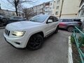 2013 Jeep Grand Cherokee IV (WK2) Рестайлинг, белый, 1970000 рублей - вид 2