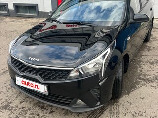 2021 Kia Rio IV Рестайлинг, чёрный, 1630000 рублей, вид 3