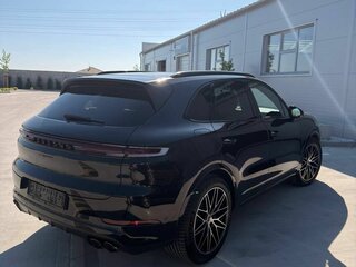 2026 Porsche Cayenne III Рестайлинг, чёрный, 18500000 рублей, вид 4