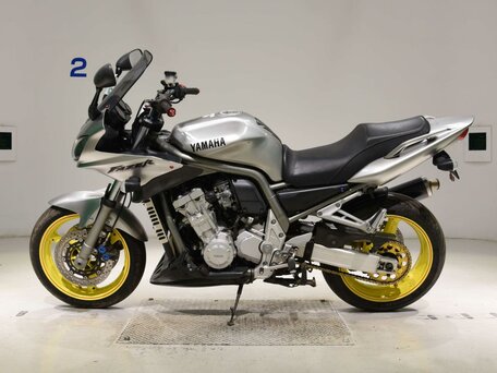 2001 Yamaha FZS1000 Fazer, серебристый, 399000 рублей, вид 1