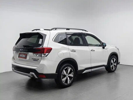 2019 Subaru Forester MHEV V, белый, 2157777 рублей, вид 2