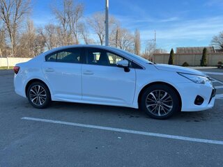 2017 Toyota Avensis III Рестайлинг 2, белый, 1900000 рублей, вид 2