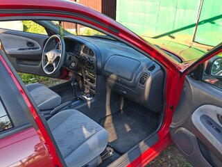 2001 Mitsubishi Mirage V, красный, 400000 рублей, вид 5