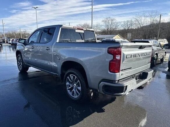 2026 Chevrolet Silverado Crew Cab IV (T1XX) Рестайлинг, серебристый - вид 2