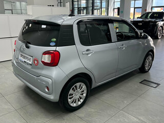 2017 Toyota Passo III, серебристый, 960000 рублей, вид 5