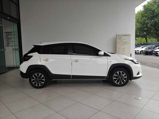 2022 Toyota Yaris L X XP150 Рестайлинг, белый, 1356666 рублей, вид 5