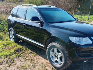 2008 Volkswagen Touareg I Рестайлинг, чёрный, 830000 рублей, вид 2