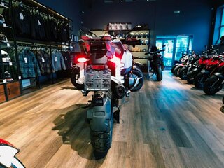 2024 BMW R 1300 GS Adventure, красный, 2990000 рублей, вид 4