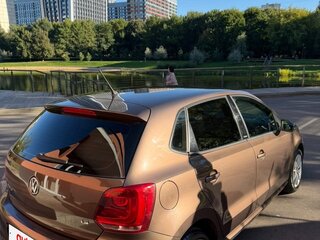 2011 Volkswagen Polo V, коричневый, 950000 рублей, вид 3