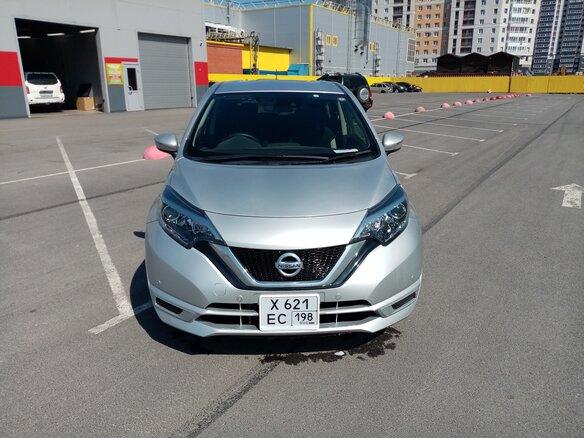 2020 Nissan Note II Рестайлинг, серебристый, 949000 рублей - вид 8
