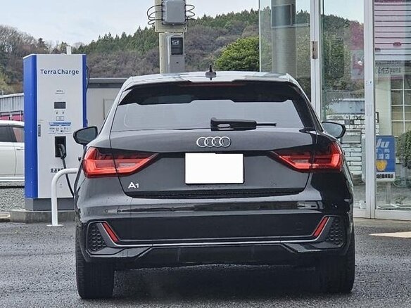 2022 Audi A1 35 TFSI II (GB), чёрный, 1550084 рублей - вид 3