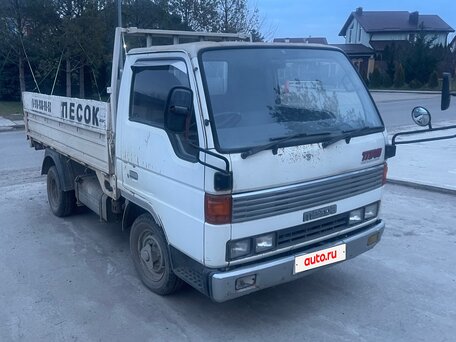 1990 Mazda Titan, белый, 1050000 рублей, вид 1