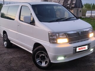 1997 Nissan Elgrand I (E50), белый, 880000 рублей, вид 3