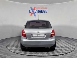 2012 Skoda Fabia II Рестайлинг, серебристый, 509000 рублей, вид 5