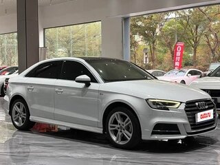 2020 Audi A3 III (8V) Рестайлинг, белый, 1800000 рублей, вид 3