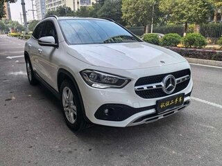 2020 Mercedes-Benz GLA 180 II (H247), белый, 2120000 рублей, вид 3