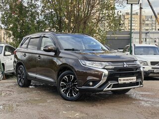 2021 Mitsubishi Outlander III Рестайлинг 3, коричневый, 1829000 рублей, вид 3