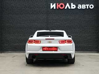 2020 Chevrolet Camaro VI Рестайлинг, белый, 2885000 рублей, вид 5