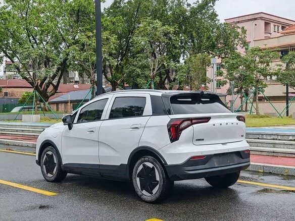 2024 Geely Geometry E 39.4 kWh, белый - вид 5