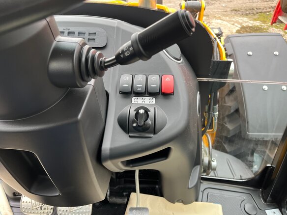 2025 JCB 4CX, жёлтый, 18400000 рублей - вид 11
