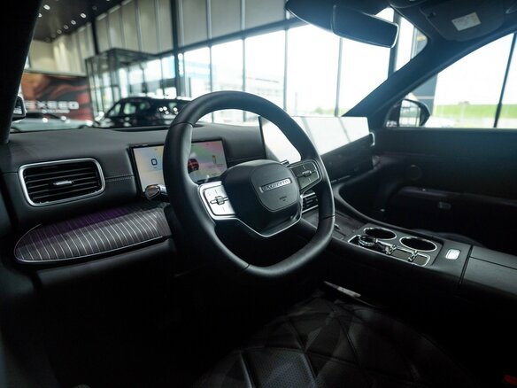 2026 Esteo Exlantix ET8, красный, 7690000 рублей - вид 24