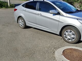 2014 Hyundai Solaris I, серебристый, 970000 рублей, вид 3