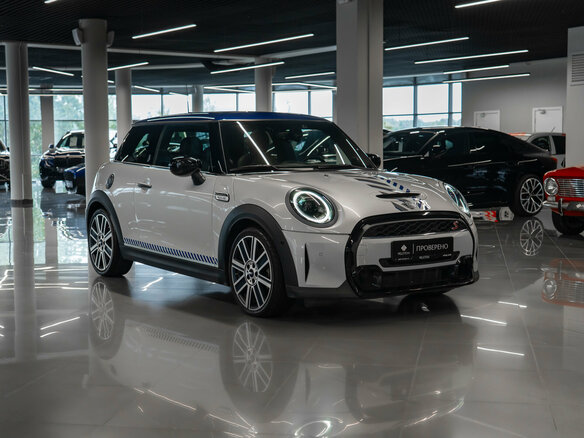 2022 Mini Hatch Cooper S III (F55/F56) Рестайлинг 2, серый, 3760000 рублей - вид 1
