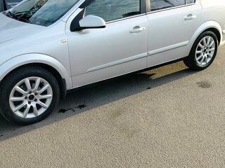 2008 Opel Astra H Рестайлинг, серебристый, 360000 рублей, вид 3