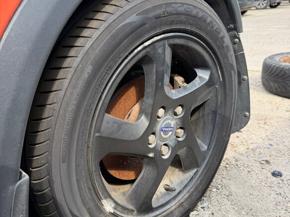 2010 Volvo C30 I Рестайлинг, оранжевый, 250000 рублей - вид 2