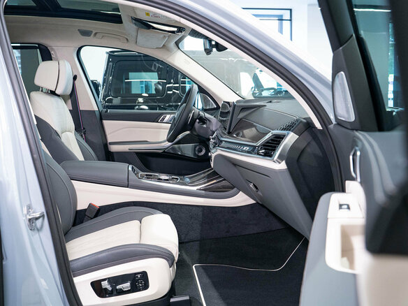 2025 BMW X7 40d I (G07) Рестайлинг, серый - вид 22