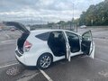 2016 Toyota Prius v (+) I Рестайлинг (ZVW40/41), белый - вид 7