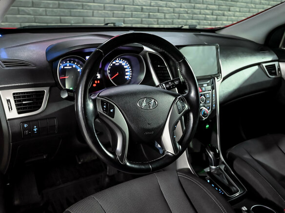 2013 Hyundai i30 II, красный, 920000 рублей - вид 12