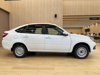 2026 Lada (ВАЗ) Granta I Рестайлинг, белый, 1098000 рублей, вид 4