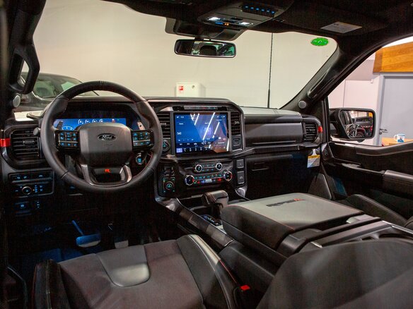 2025 Ford F-150 Raptor SuperCrew Raptor XIV Рестайлинг, чёрный, 18998000 рублей - вид 16