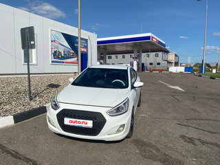2013 Hyundai Solaris I, белый, 760000 рублей, вид 1