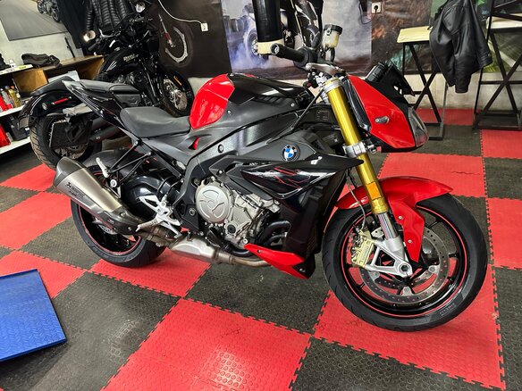 2018 BMW S 1000 R, красный, 1050000 рублей - вид 16