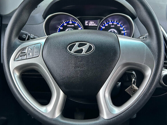 2011 Hyundai ix35 I, серебристый, 1275000 рублей - вид 15