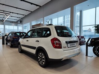 2026 Lada (ВАЗ) Granta Cross I Рестайлинг, белый, 1226000 рублей, вид 4