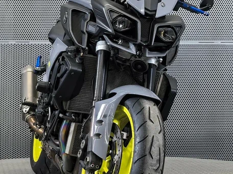 2017 Yamaha MT-10, серый, 989000 рублей, вид 3