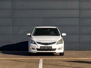 2015 Hyundai Solaris I Рестайлинг, белый, 895000 рублей, вид 2