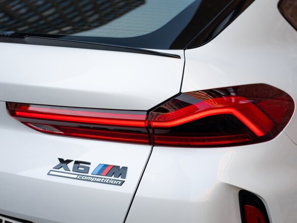 2021 BMW X6 M III (F96), белый, 13000000 рублей - вид 11