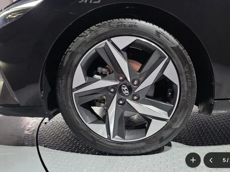 2022 Hyundai Avante VII, чёрный, 1680000 рублей, вид 5